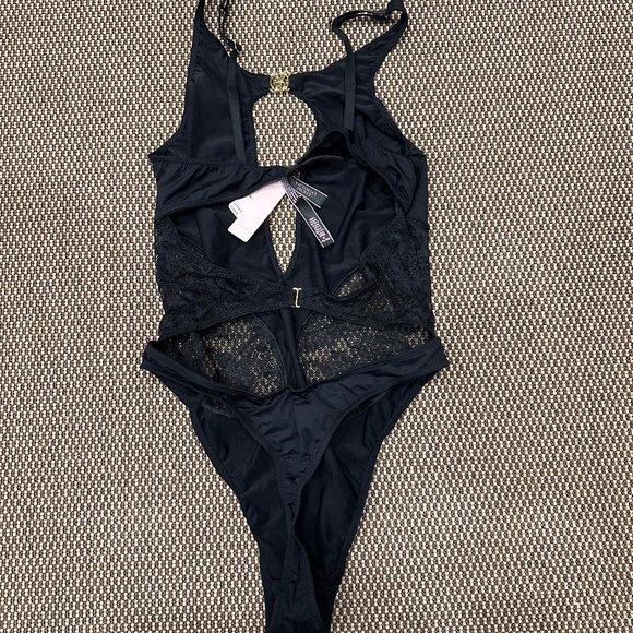 VICTORIA'S SECRET BLACK LACE TEDDY NWT SIZE MEDIUM - Picture 2 of 6